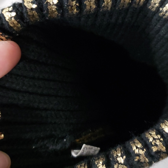 Gold/Black Pom Pom Winter Hat - Picture 5 of 8